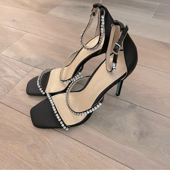 NWOB Blue by Betsey Johnson Elisa Black Satin Rhinestone Strap Heels Size 7 - Picture 2 of 5